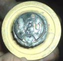 �2